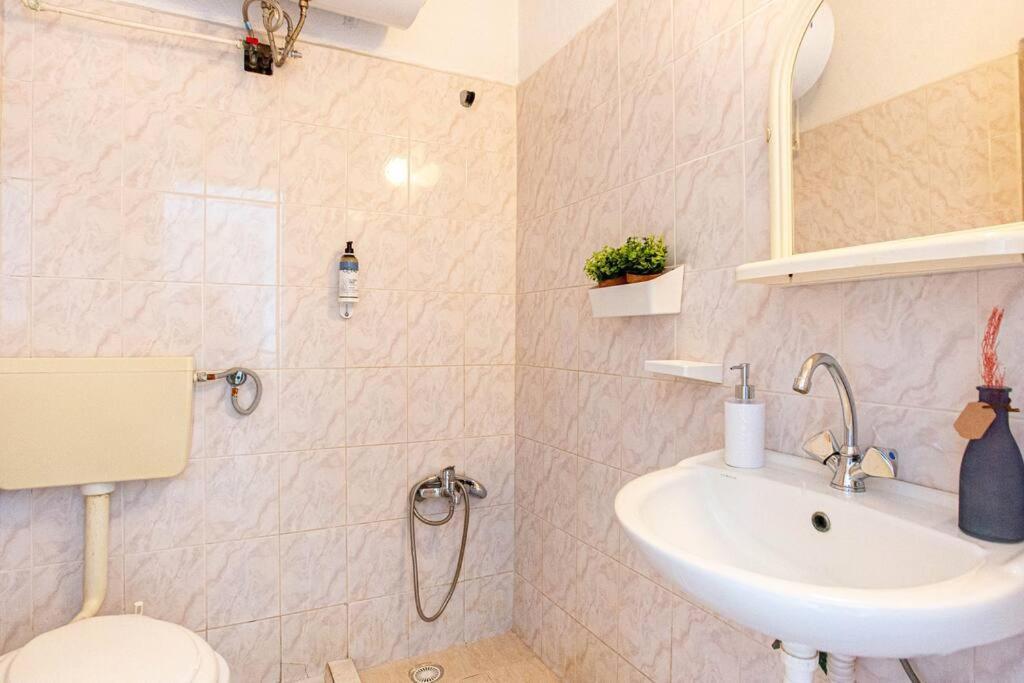 Apartment Blue Maraci 2 - Sea View, Kitchen, Access Himare